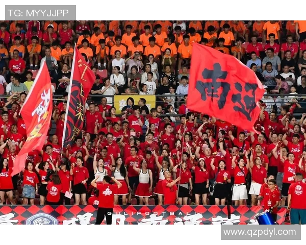 足球明星与热情粉丝亲密互动共庆赛事精彩瞬间 足球明星与热情粉丝亲密互动共庆赛事精彩瞬间